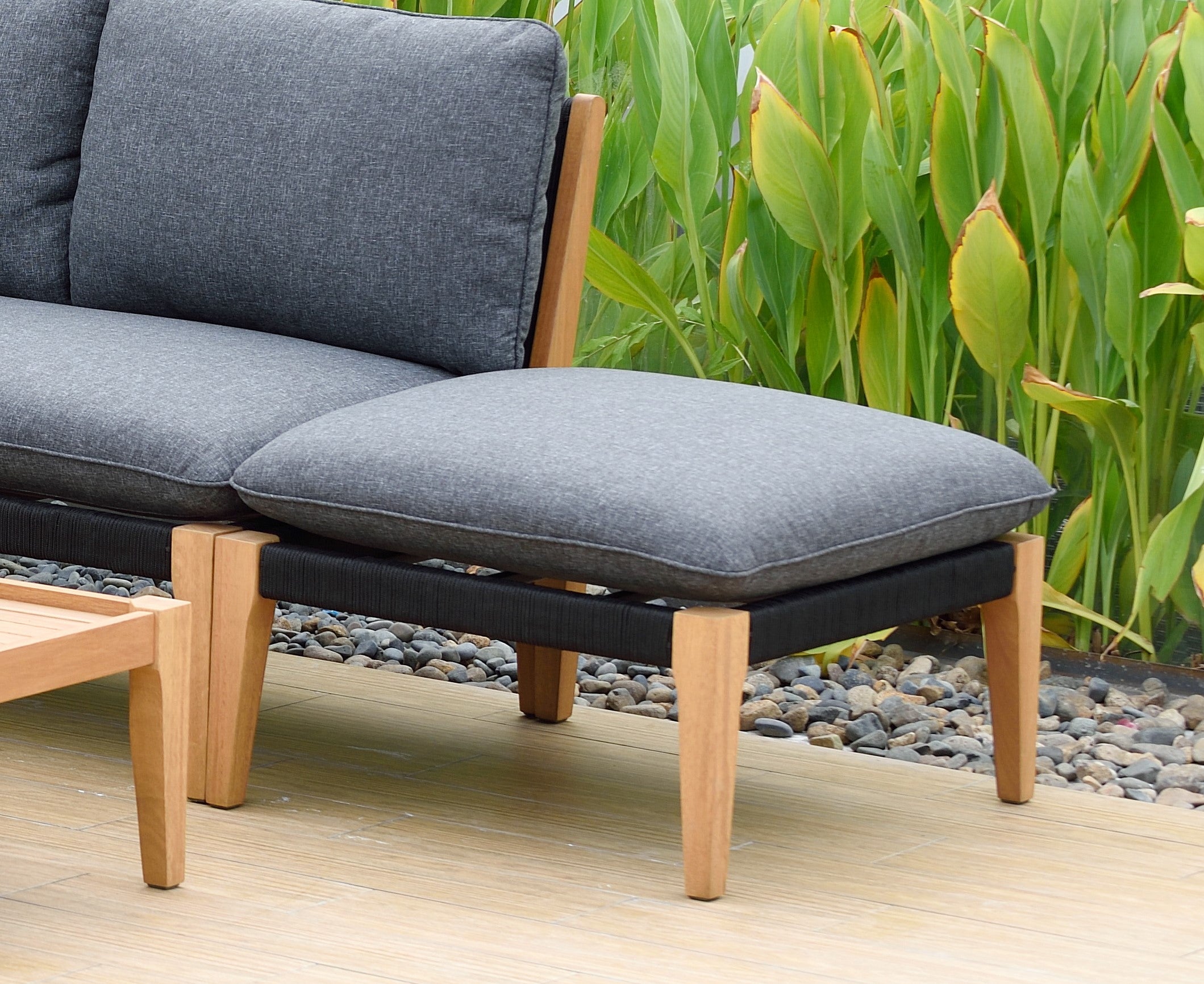 Barry 4-Piece Outdoor Conversation Set – Spacious Lounge Collection by LifestyleGarden