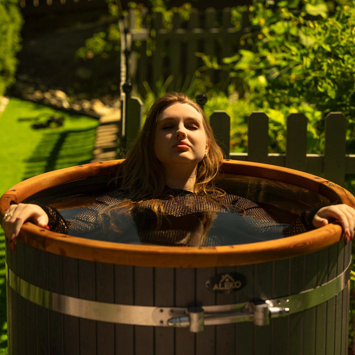 Lumina Outdoor Wooden Ice Bath Cold Plunge Tub | 118 Gallon Water Capacity | 37.5" x 33.25"