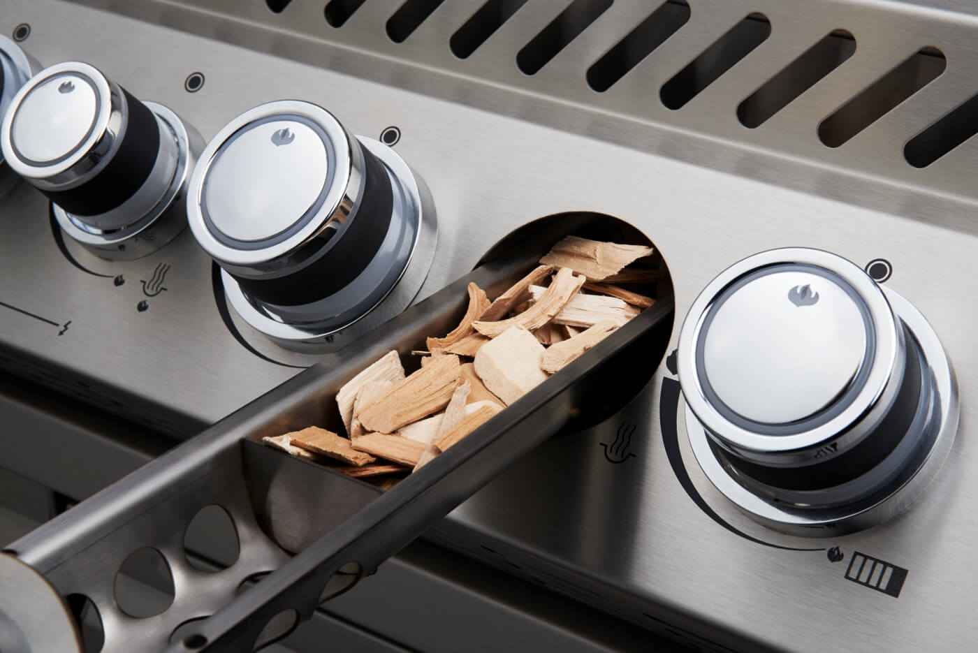 Napoleon Prestige PRO™ 665 Built-In Gas Grill with Infrared Rear Burner