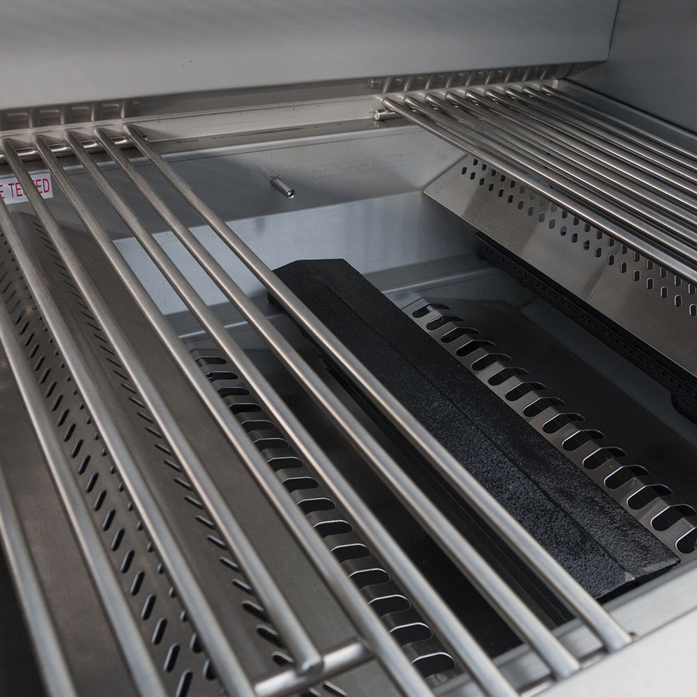 Bull Lonestar Select 30-Inch 4-Burner Freestanding Gas Grill