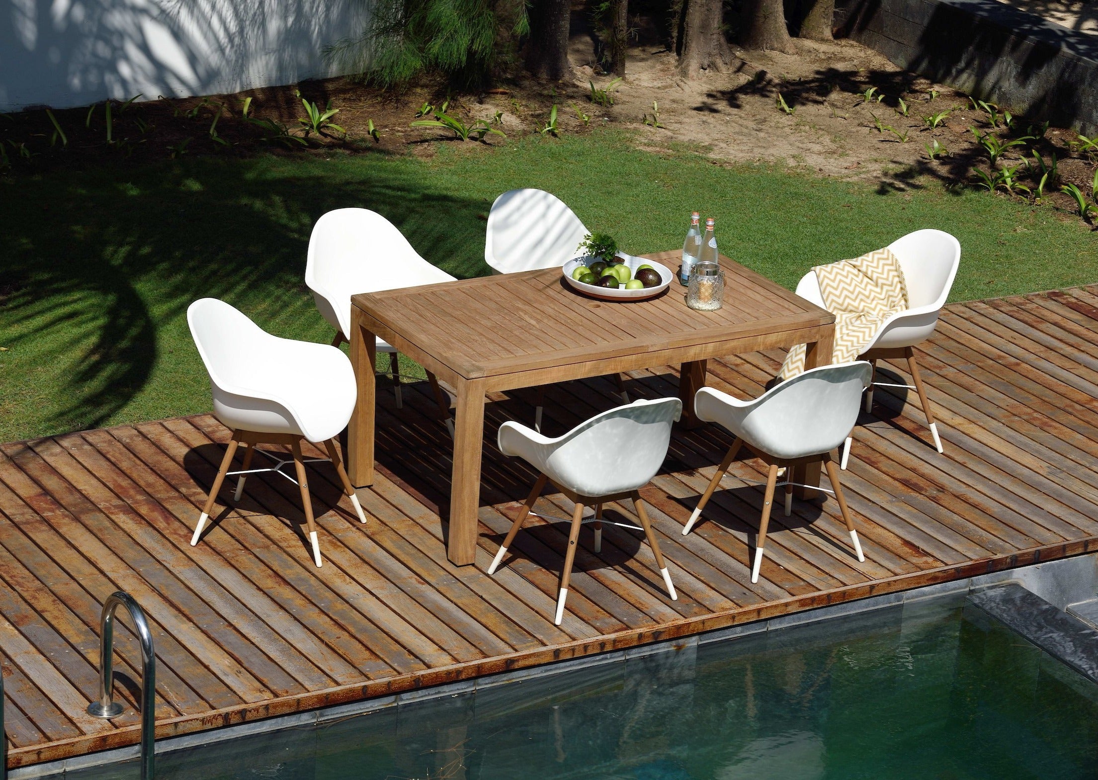 Rinjani Rectangular Table and 6 ChamonixArm Chair